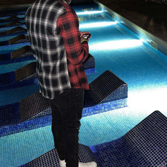 Welcome to Jameel's closet - Picture 6 of 10